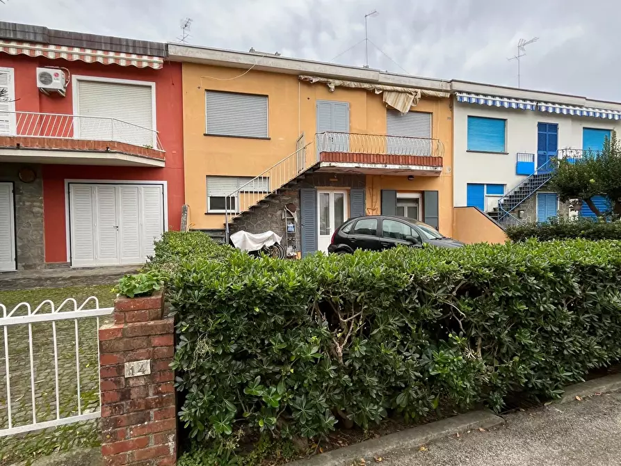 Immagine 2 di Casa trifamiliare in vendita  in Via Frugoni a Lavagna