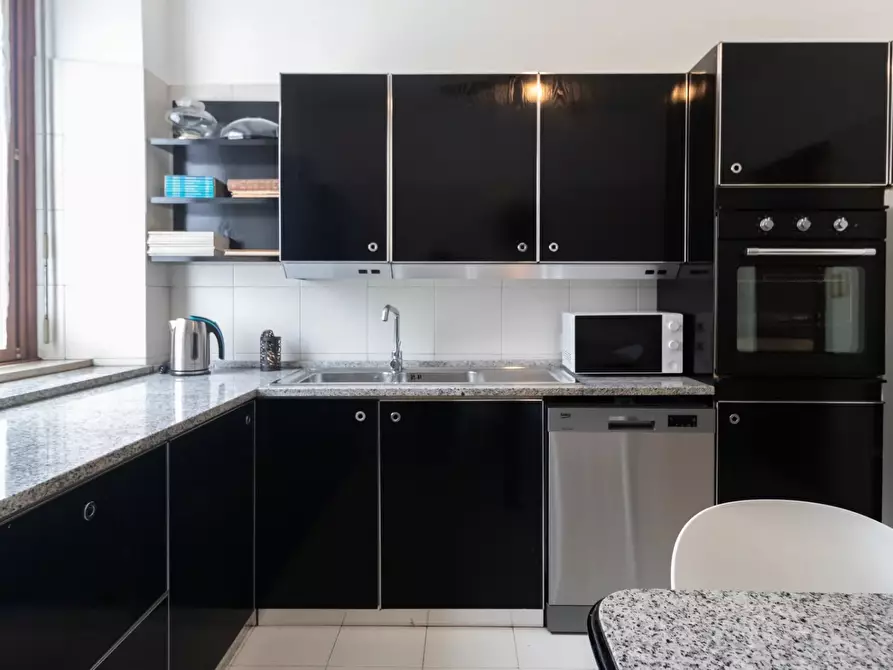 Immagine 10 di Casa trifamiliare in vendita  in Via Lazzaro Palazzi, 6 a Milano