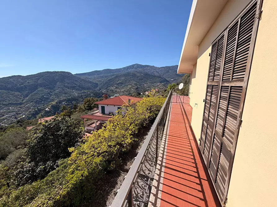 Immagine 5 di Casa trifamiliare in affitto  a Ventimiglia