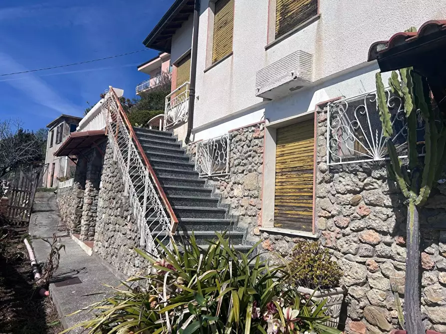 Immagine 3 di Casa trifamiliare in vendita  in Località Peidaigo, 15 a Ventimiglia