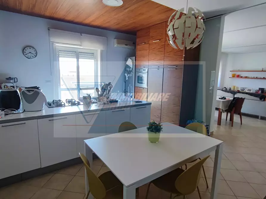 Immagine 4 di Casa trifamiliare in vendita  in Via Francesco Accolla a Siracusa