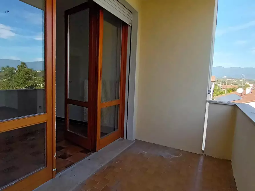 Immagine 10 di Casa trifamiliare in vendita  a Conegliano