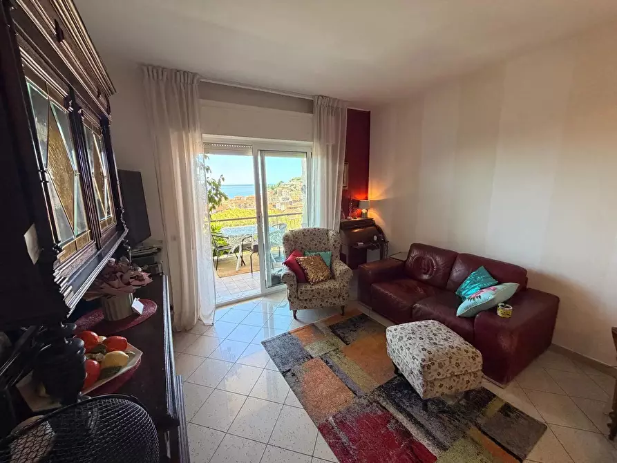 Immagine 2 di Casa trifamiliare in vendita  a Ventimiglia