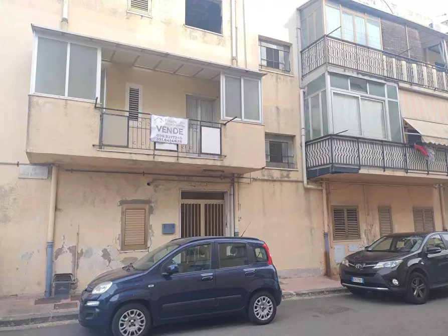 Immagine 1 di Casa trifamiliare in vendita  in Via Angelo Barbottiglia a Messina