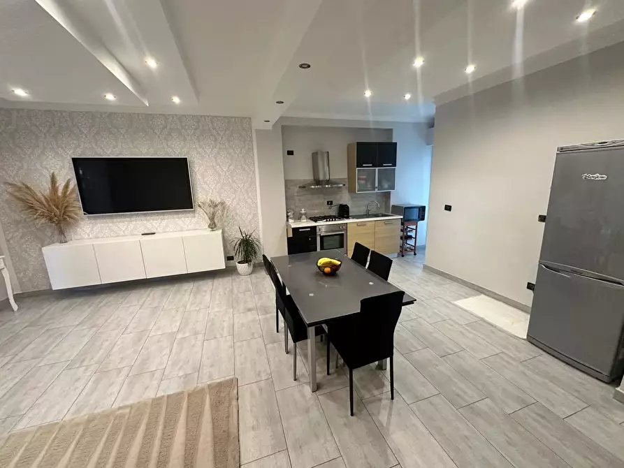 Immagine 4 di Casa trifamiliare in vendita  in Via MIlite Ignoto 1 a Ventimiglia