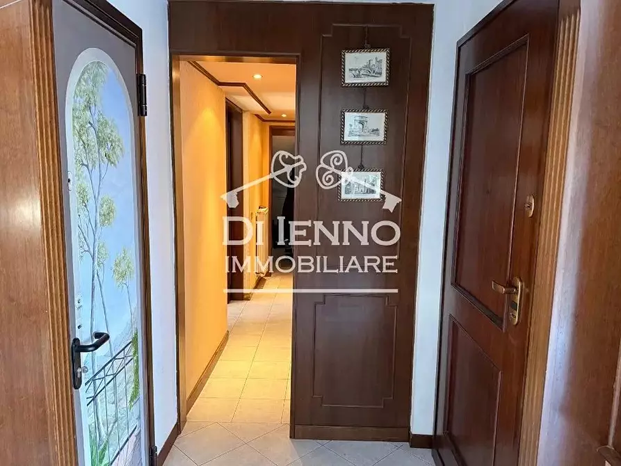 Immagine 3 di Casa trifamiliare in vendita  in Via della Magnetite a Roma