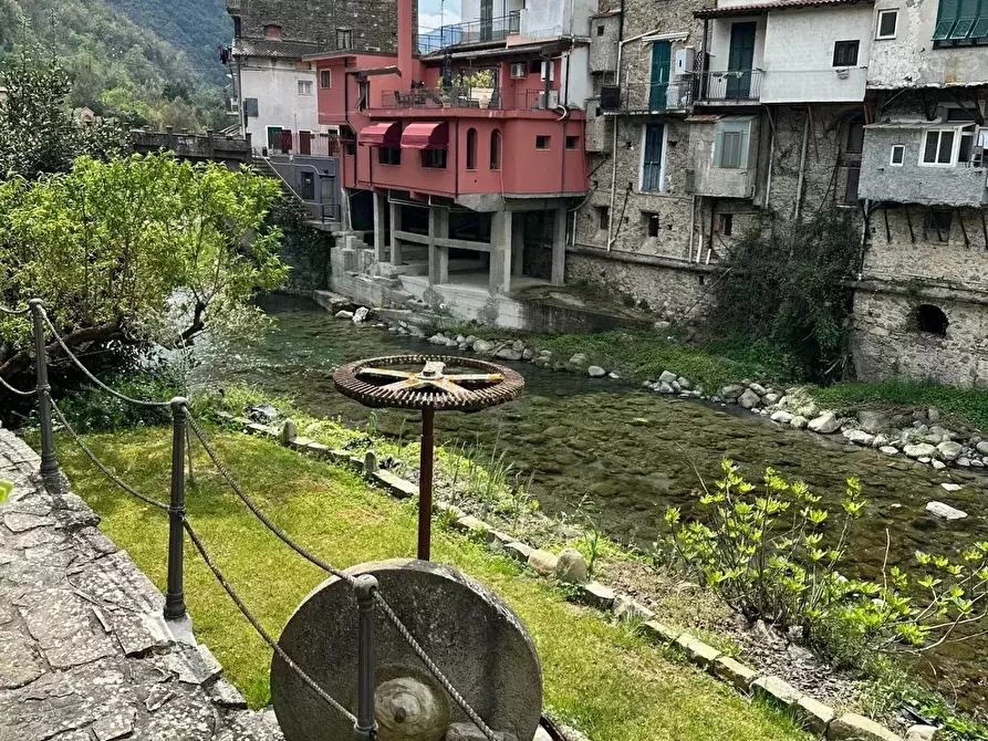 Immagine 1 di Casa trifamiliare in vendita  a Apricale