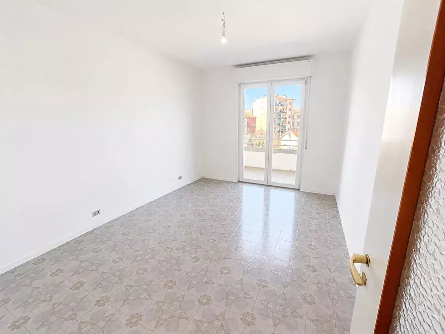 Immagine 4 di Casa trifamiliare in vendita  a Ventimiglia