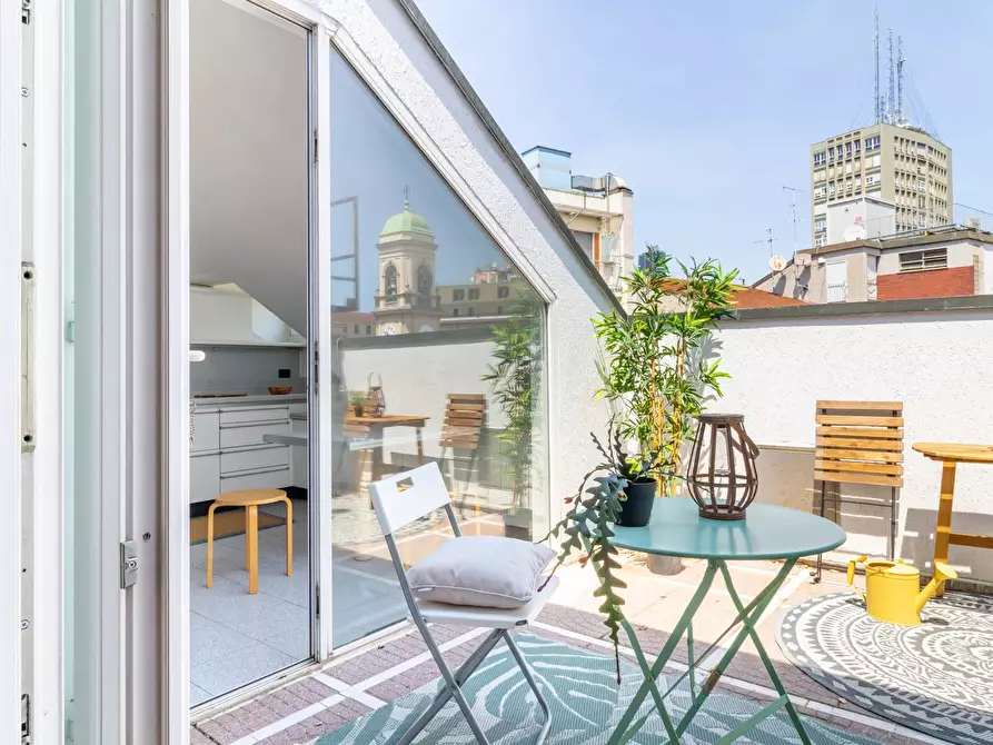 Immagine 2 di Casa trifamiliare in affitto  in Via della Moscova, 10 a Milano
