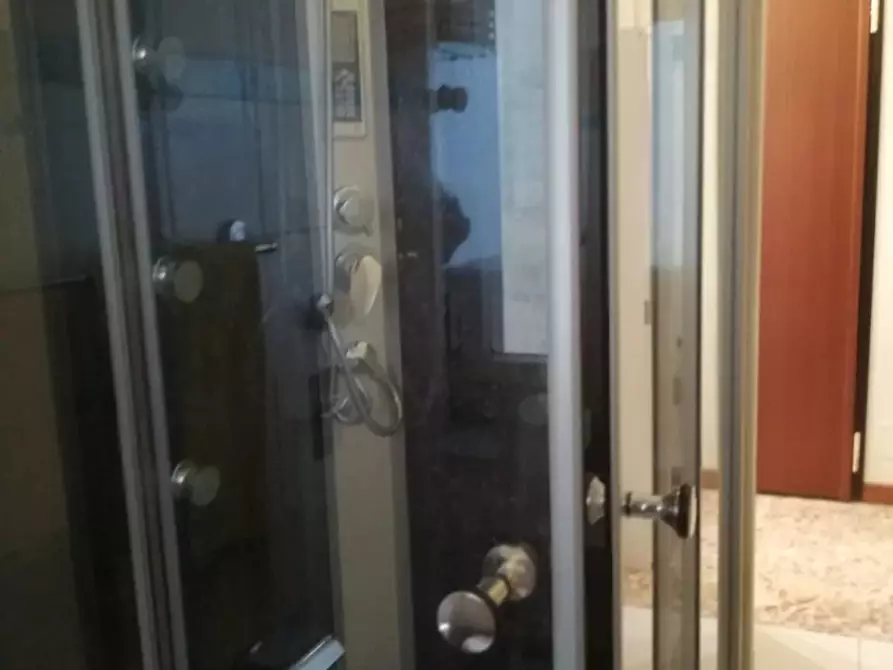 Immagine 18 di Casa trifamiliare in affitto  a Milano