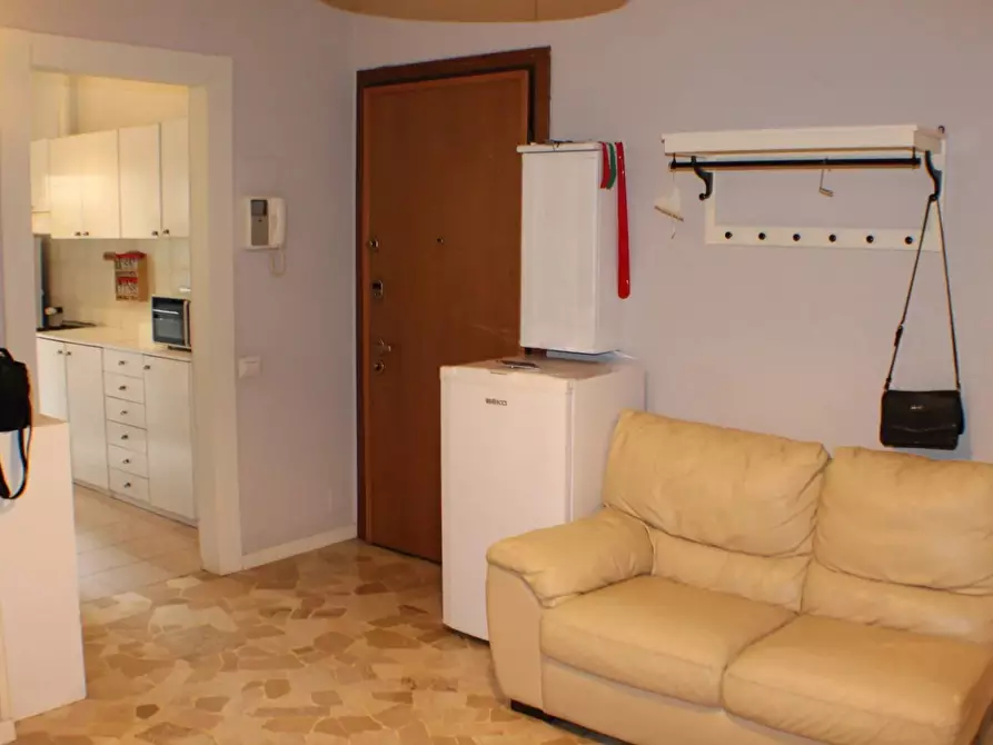 Immagine 18 di Casa trifamiliare in affitto  a Milano