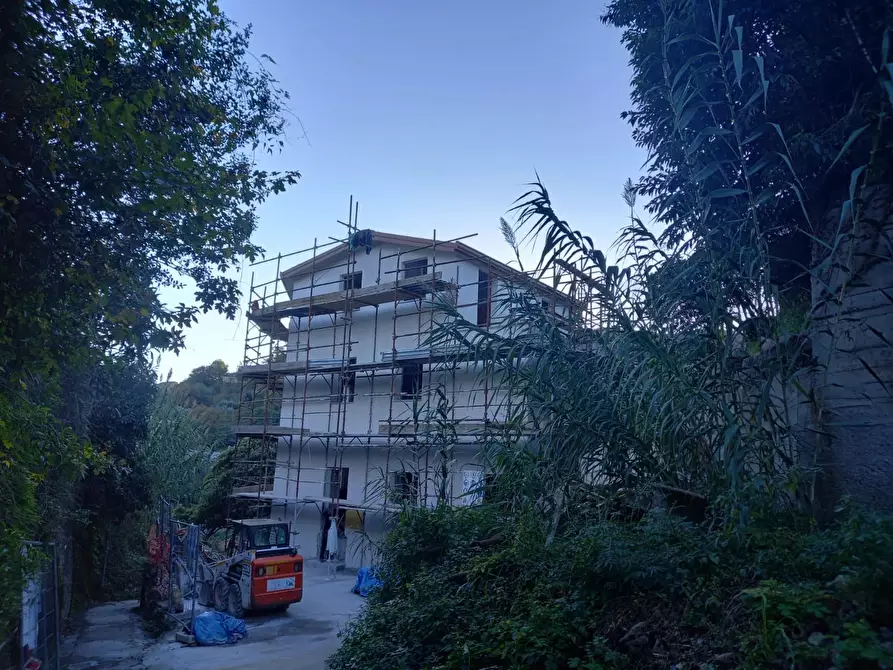 Immagine 2 di Casa trifamiliare in vendita  in Via Comorga Rivarola a Carasco