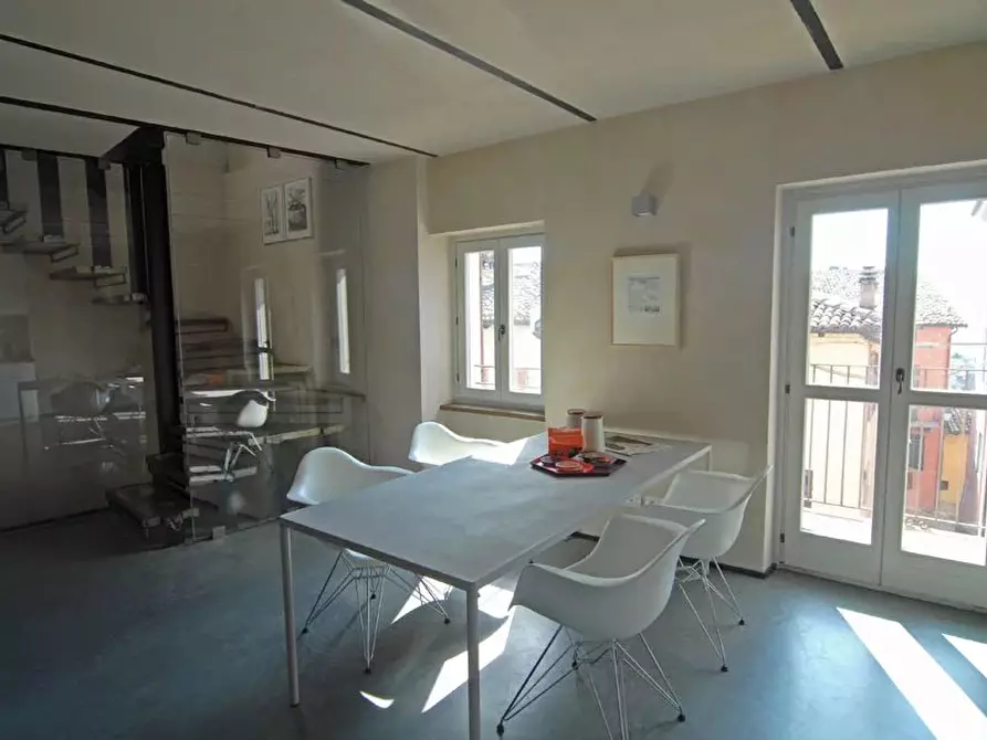 Immagine 17 di Casa trifamiliare in vendita  a Monforte D'alba