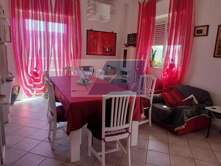 Immagine 4 di Casa trifamiliare in vendita  in Via Pentapoli a Buccheri