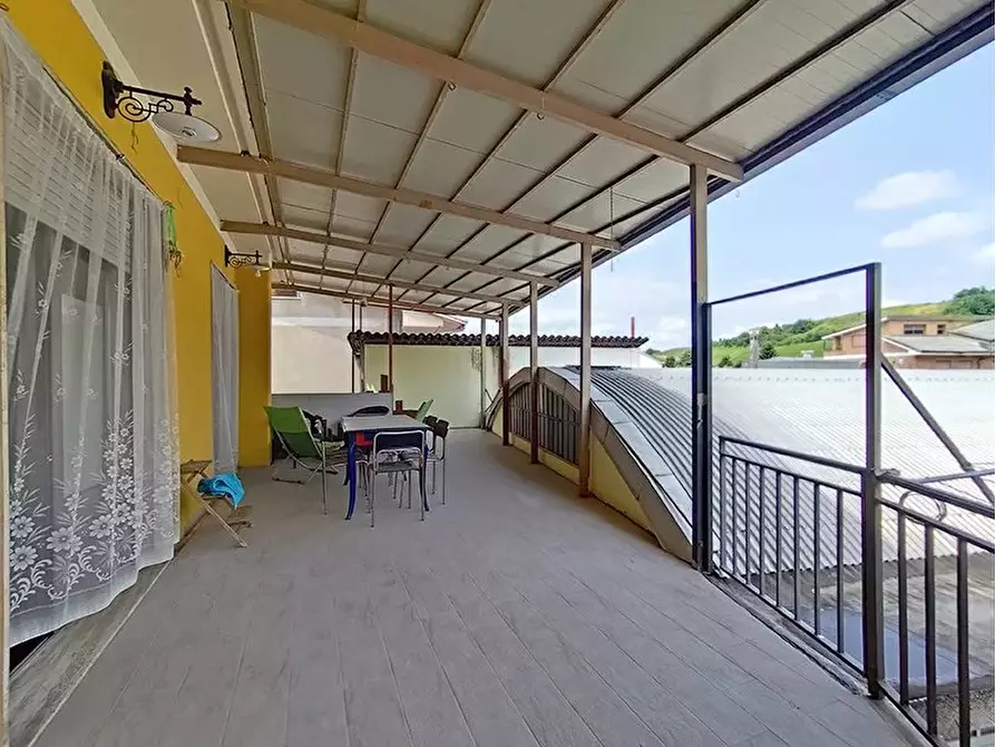 Immagine 20 di Casa trifamiliare in vendita  a Dogliani