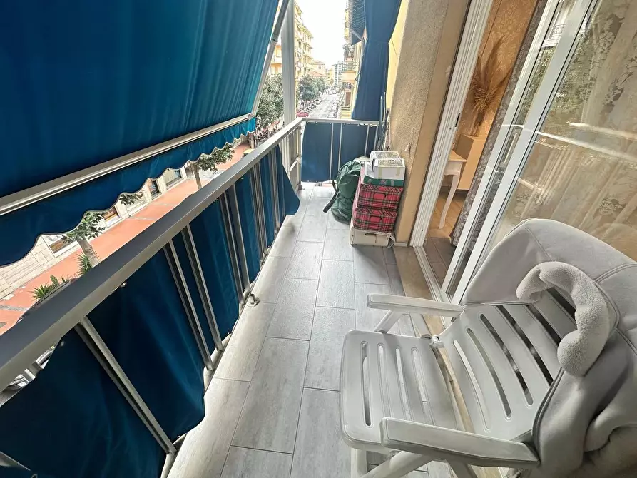 Immagine 3 di Casa trifamiliare in vendita  in Via MIlite Ignoto 1 a Ventimiglia