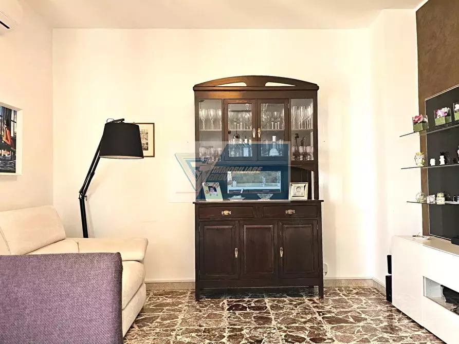 Immagine 4 di Casa trifamiliare in vendita  in Viale Teracati, 110 a Siracusa