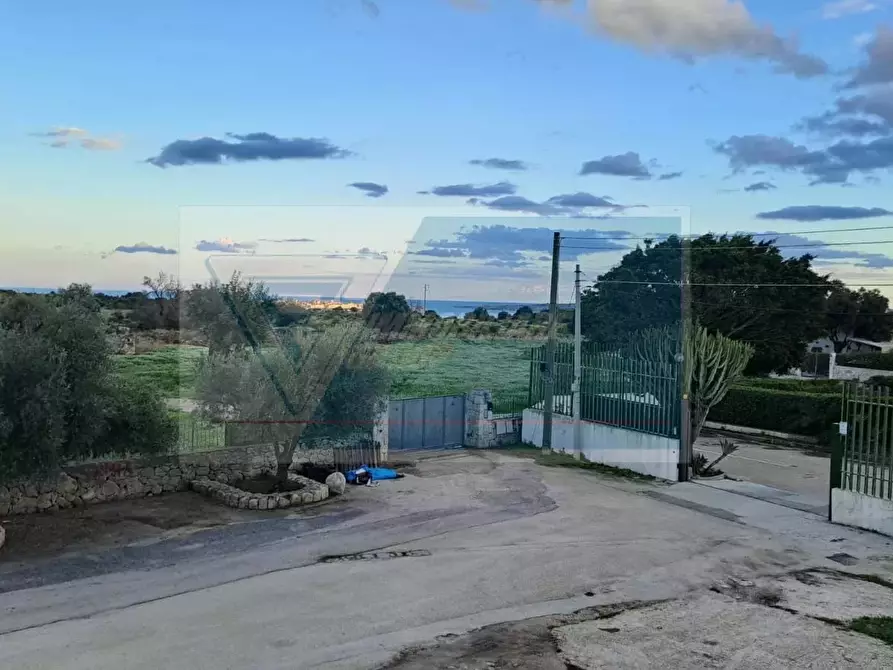 Immagine 6 di Casa trifamiliare in vendita  in Via Monviso a Siracusa