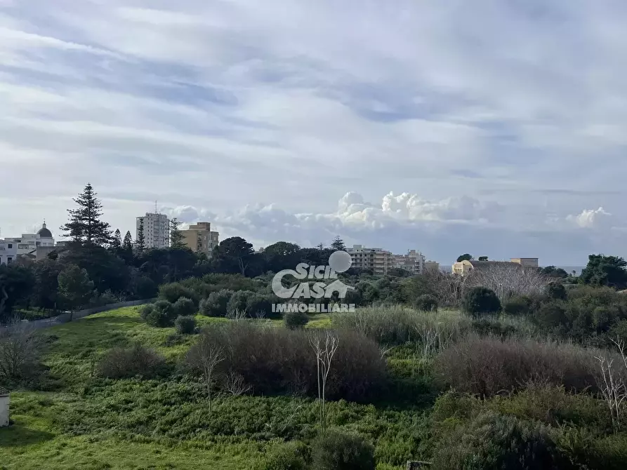 Immagine 25 di Casa trifamiliare in vendita  in via Honor Frost a Marsala