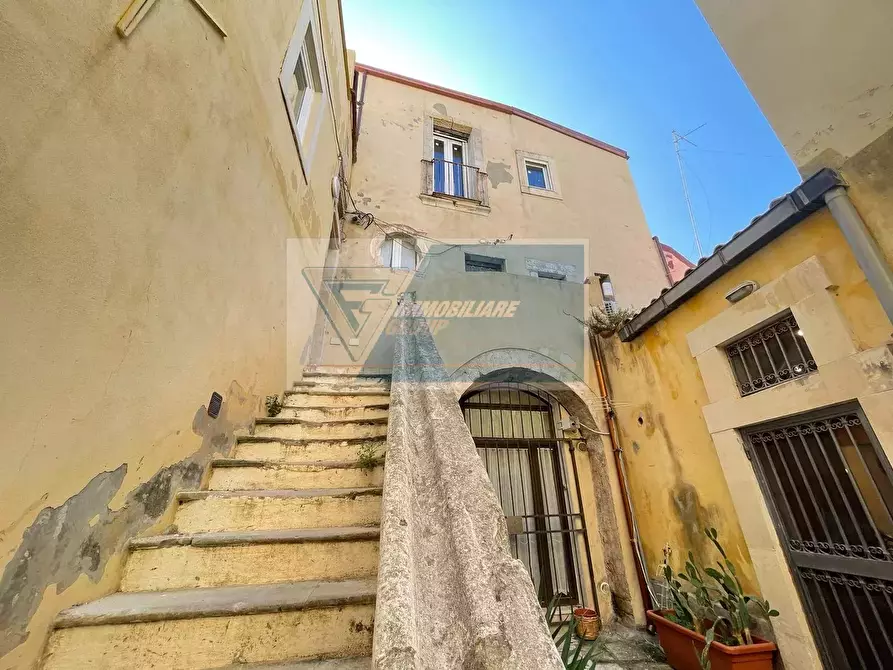 Immagine 11 di Casa trifamiliare in vendita  a Siracusa