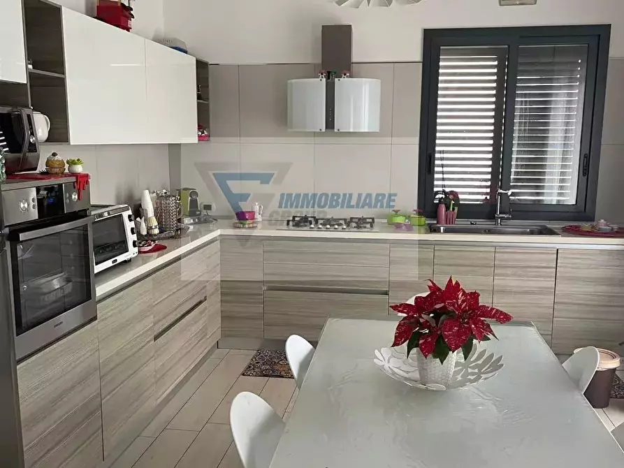 Immagine 4 di Casa trifamiliare in vendita  in Via delle Orchidee a Floridia