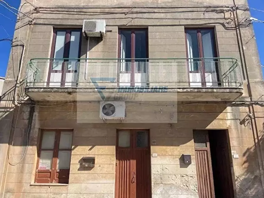 Immagine 4 di Casa trifamiliare in vendita  in Via Siracusa a Siracusa