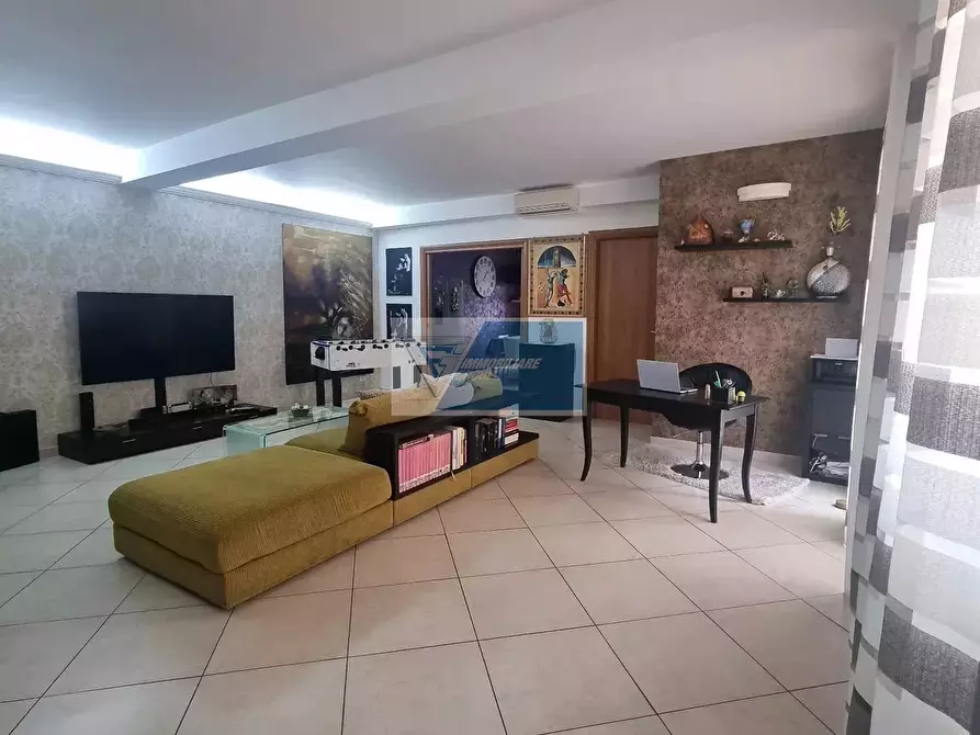 Immagine 1 di Casa trifamiliare in vendita  in Piazza Carlo Cavarra, 10 a Buccheri