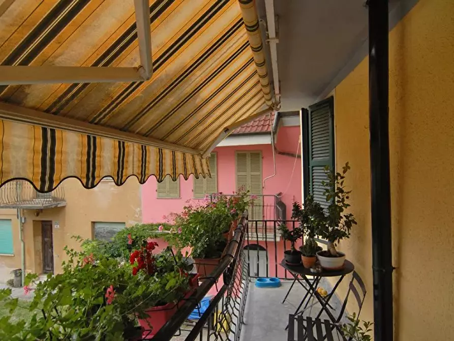 Immagine 2 di Casa trifamiliare in vendita  a Barolo