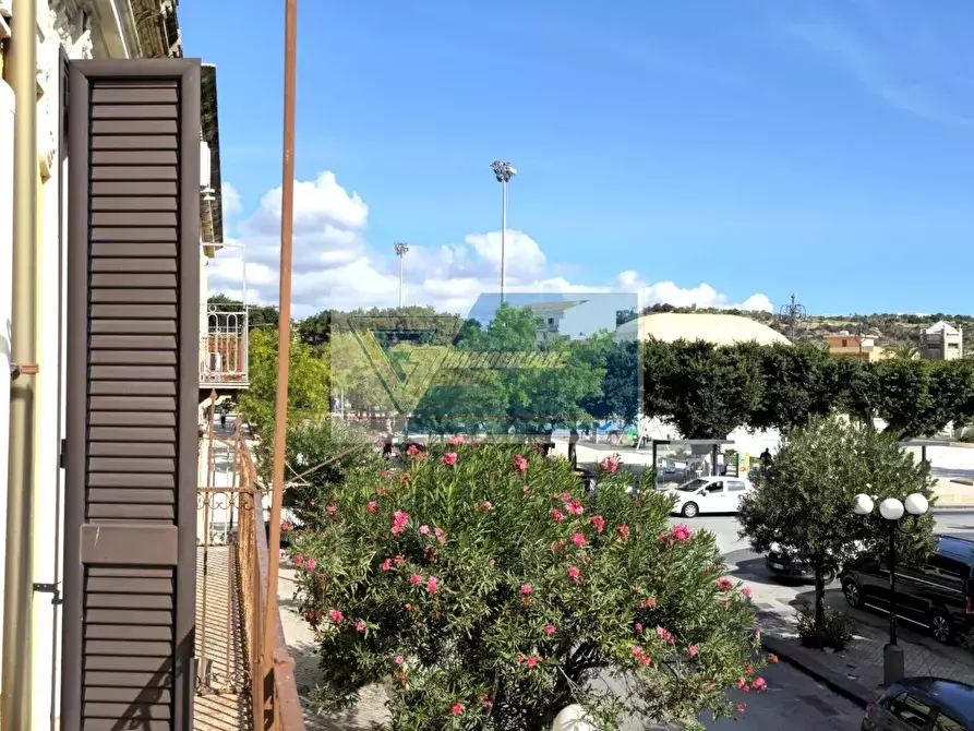 Immagine 13 di Casa trifamiliare in vendita  in Viale Principe di Piemonte, n.7 a Noto