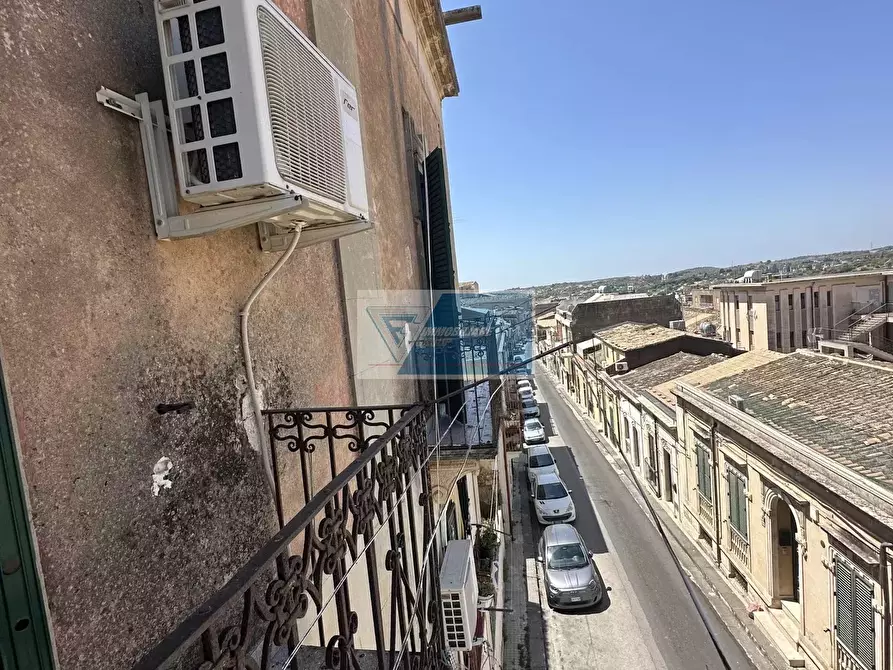 Immagine 11 di Casa trifamiliare in vendita  in Via Venti Settembre a Noto