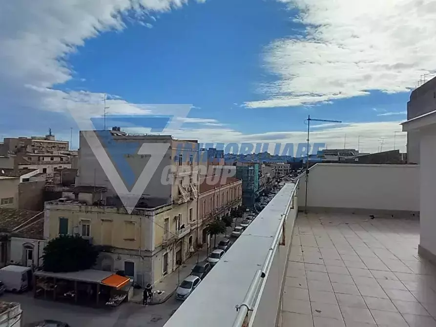 Immagine 1 di Casa trifamiliare in vendita  in Corso Timoleonte, 61 a Siracusa