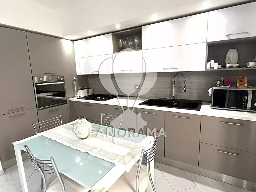 Immagine 3 di Casa trifamiliare in vendita  in Via Mazzini a Balestrate