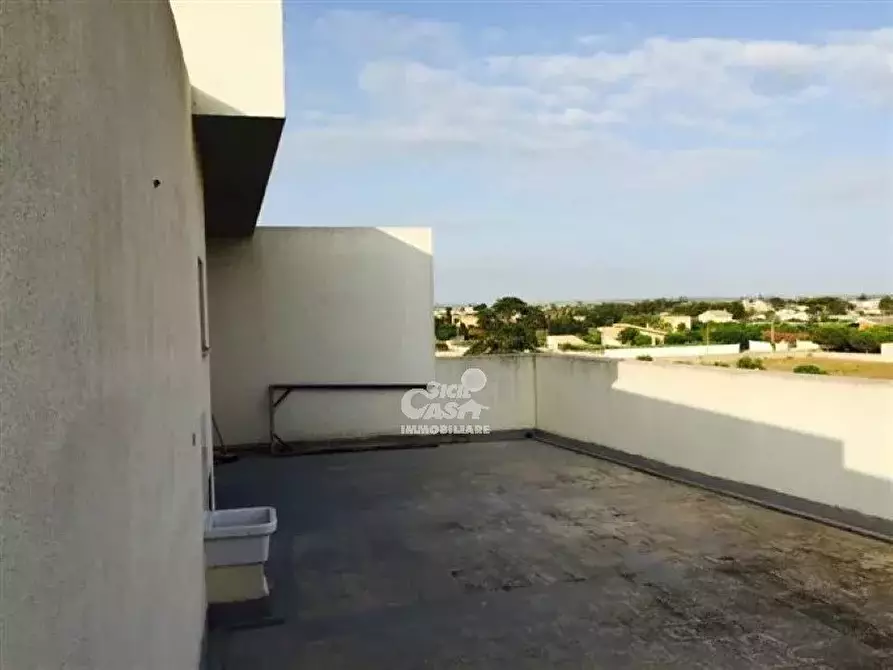 Immagine 2 di Casa trifamiliare in vendita  a Marsala
