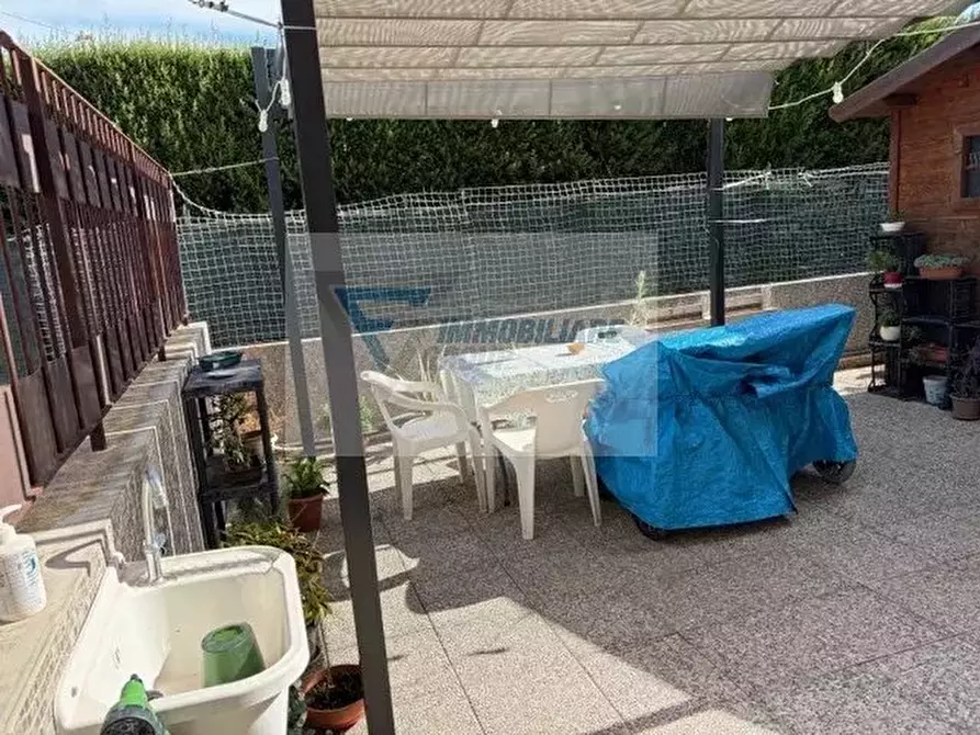 Immagine 2 di Casa trifamiliare in vendita  in Via Brancati a Buccheri