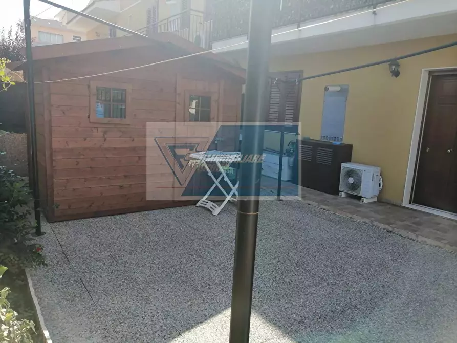 Immagine 4 di Casa trifamiliare in vendita  a Buccheri