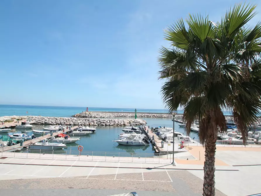 Immagine 4 di Casa trifamiliare in affitto  a Loano