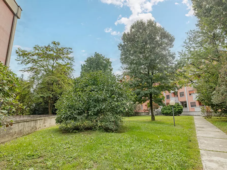 Immagine 12 di Casa trifamiliare in affitto  in Via Fratelli Baggi, 15 a Lodi