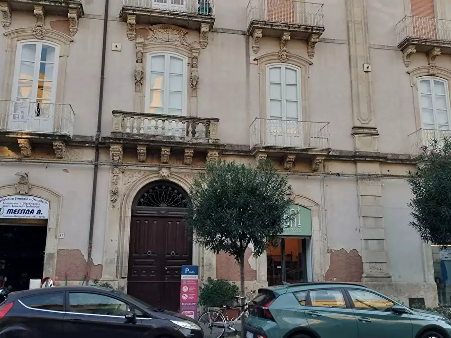 Immagine 1 di Casa trifamiliare in vendita  in C.so Umberto a Siracusa