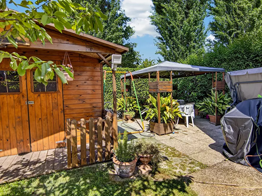 Immagine 9 di Casa trifamiliare in affitto  a Fosso'
