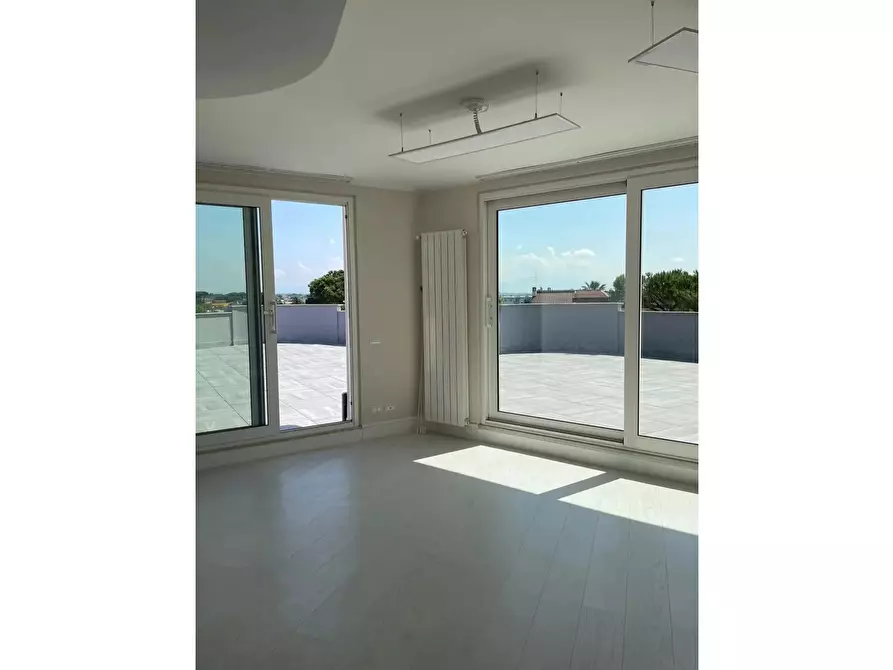 Immagine 11 di Casa trifamiliare in vendita  in Via delle Sterlizie a Nettuno