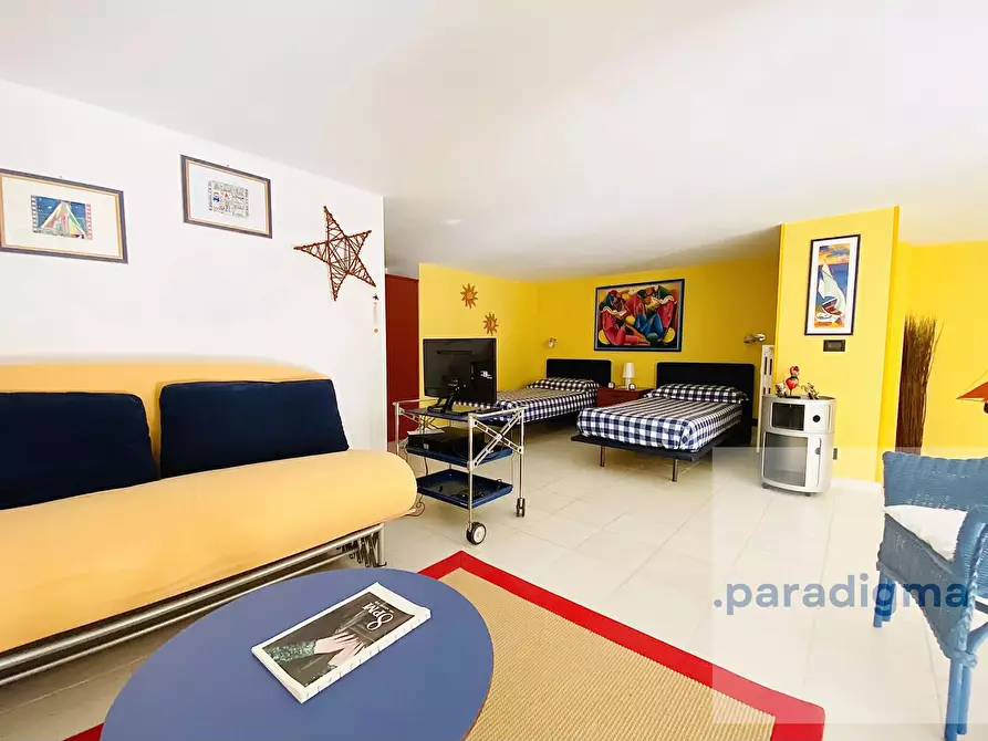 Immagine 15 di Casa trifamiliare in vendita  a Bordighera