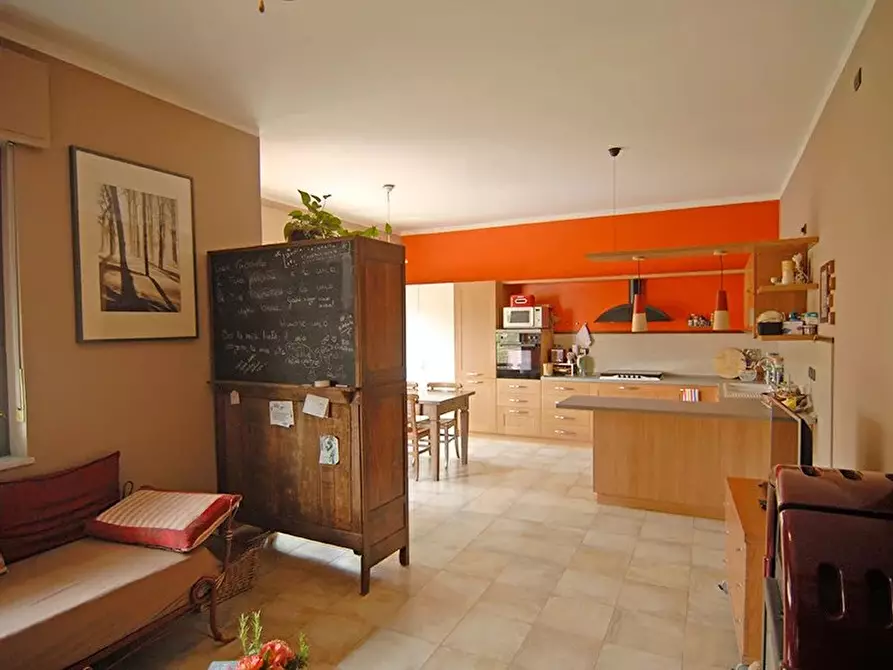 Immagine 3 di Casa trifamiliare in vendita  a Dogliani