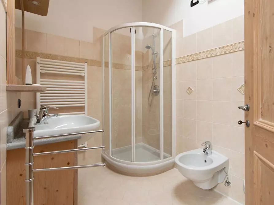 Immagine 25 di Casa trifamiliare in vendita  in Via Roma, 39 a Bormio