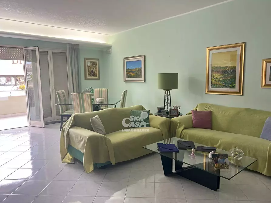 Immagine 1 di Casa trifamiliare in vendita  a Marsala