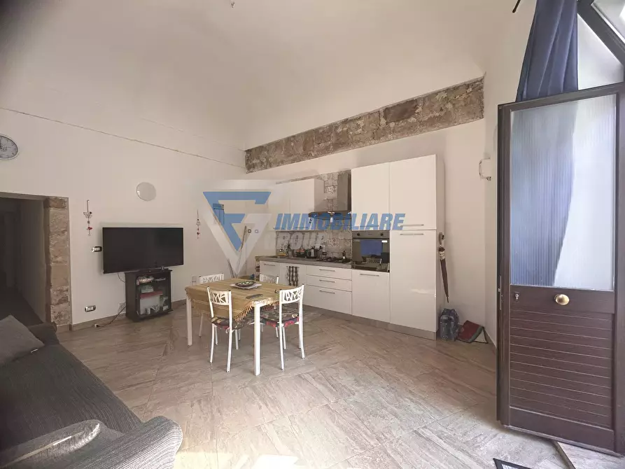 Immagine 4 di Casa trifamiliare in vendita  in Via Pindaro a Siracusa