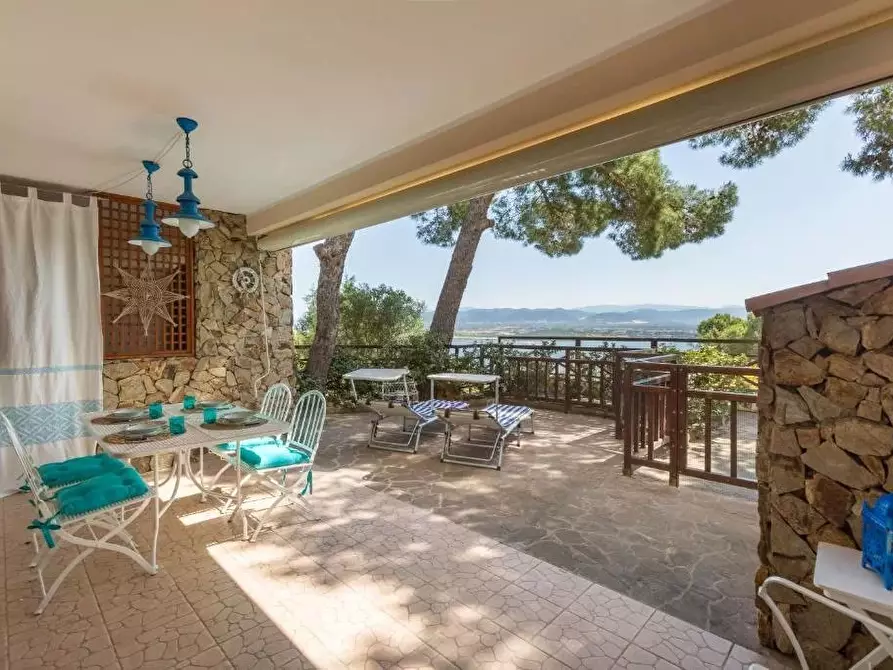 Immagine 1 di Casa trifamiliare in vendita  in Via Sa Salina a Gonnesa