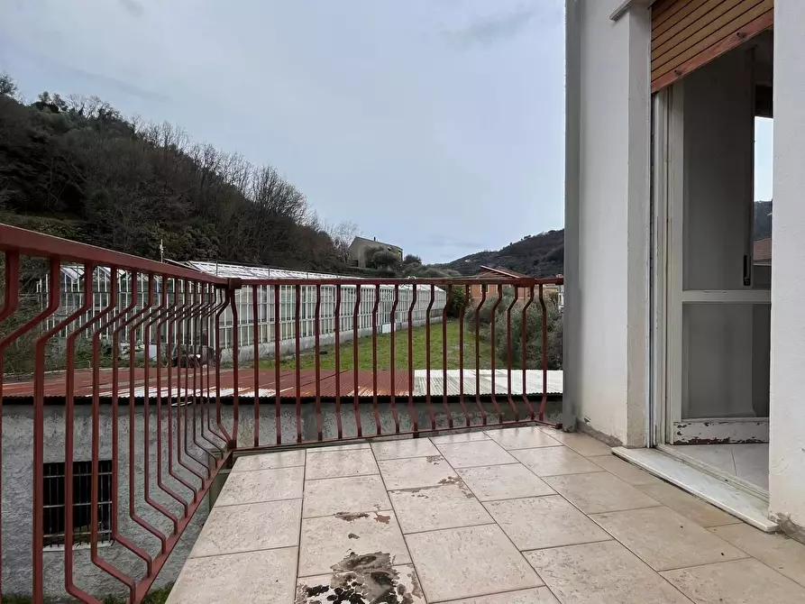 Immagine 16 di Casa trifamiliare in vendita  in Via Brigata Berto San Salvatore a Avegno