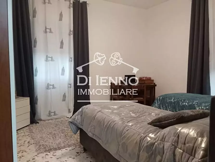 Immagine 9 di Casa trifamiliare in vendita  in Via della Rustica a Roma