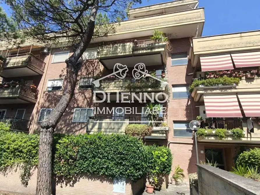 Immagine 12 di Casa trifamiliare in vendita  in Via Renato Mainardi a Roma