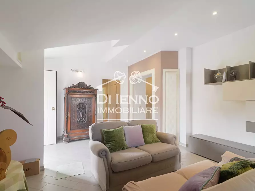 Immagine 12 di Casa trifamiliare in vendita  in Via Riserva del Bagno, 10 a Roma